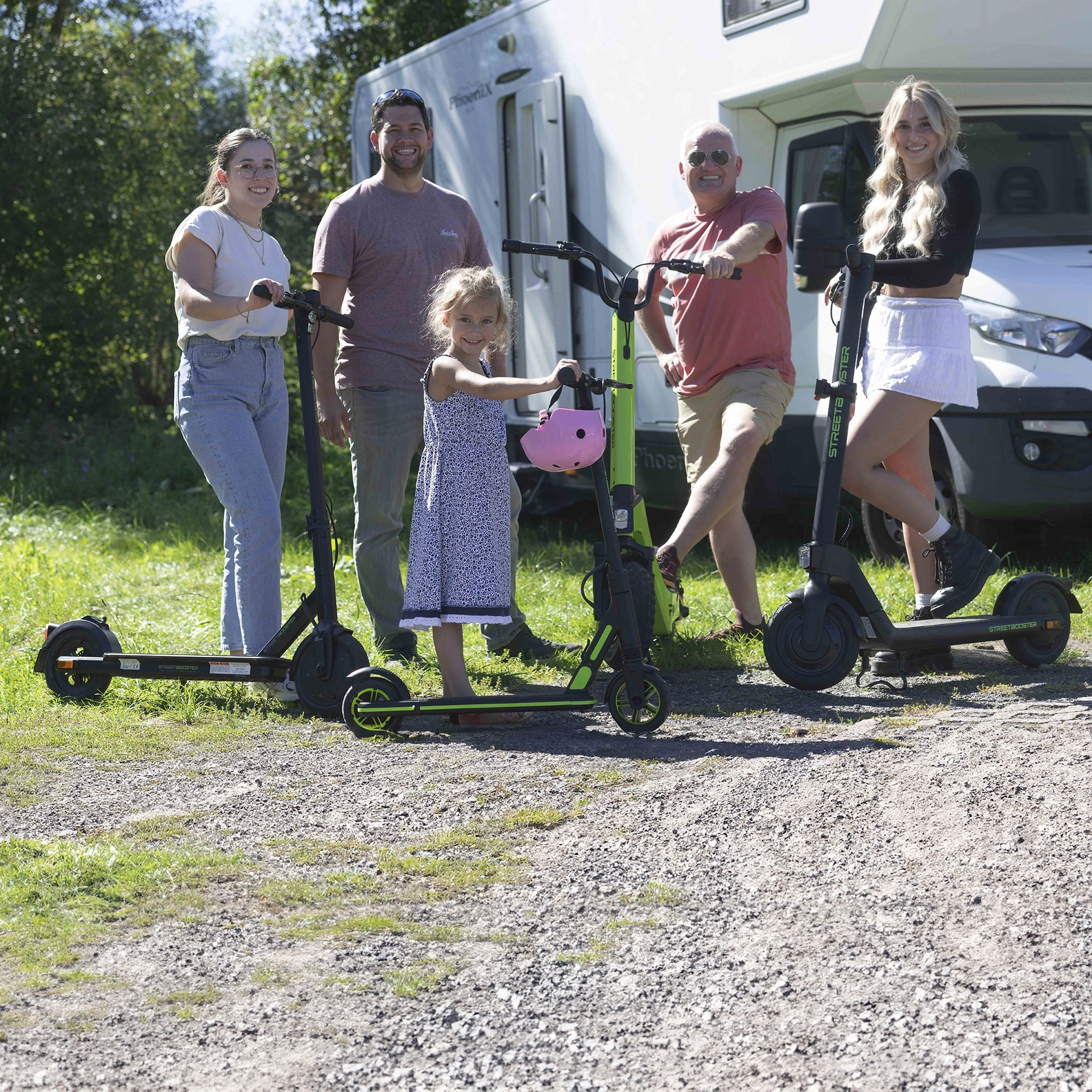 E-Scooter STREETBOOSTER One schwarzweiß E-Scooter STREETBOOSTER Vega schwarz