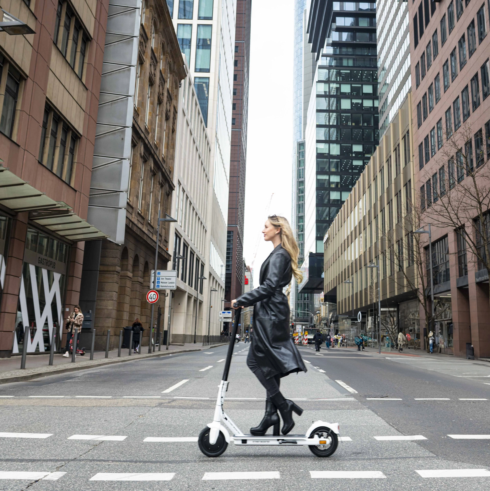 E-Scooter STREETBOOSTER One weiß